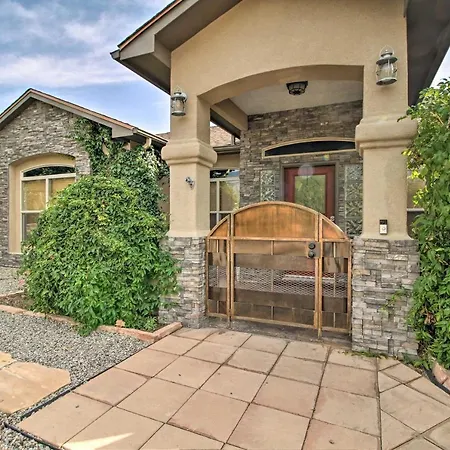 Albuquerque Studio With Shared Pool And Fire Pit!